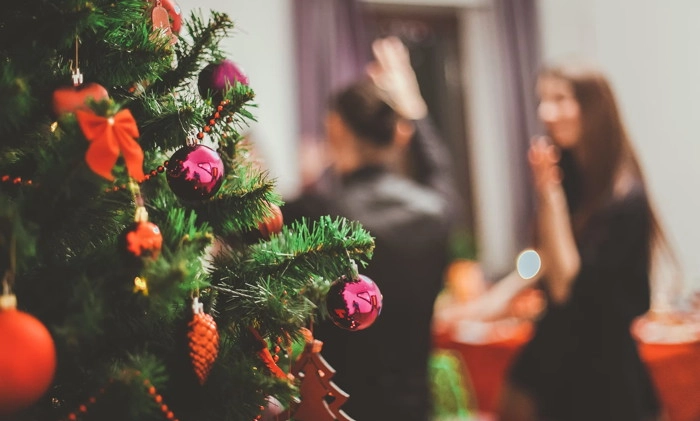 Navigating Economic Uncertainty: How Consumers Plan to Spend This Holiday Season :: Hospitality Trends